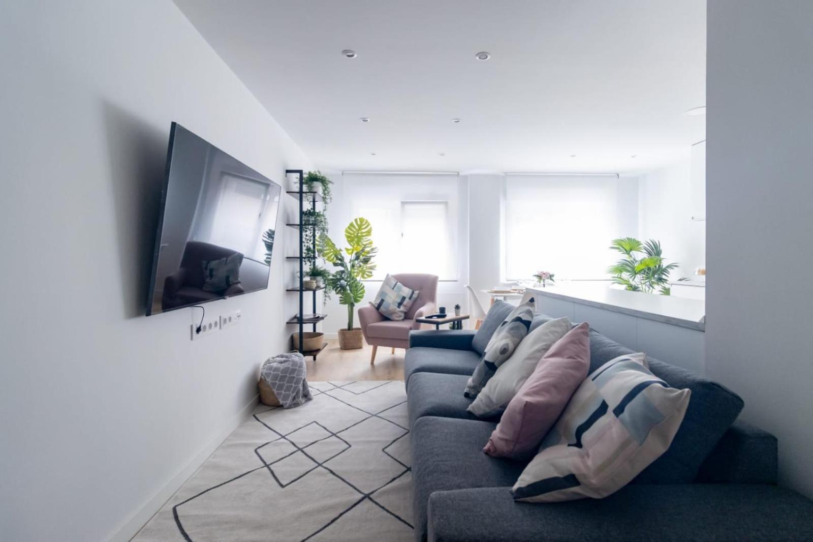 Lujoso Apartamento Entre 2 Playas Con Garaje, Wifi ヒホン エクステリア 写真